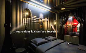 Love Hotel Avec Nuit Insolite Au Dandy Et Jacuzzi Privatise (Adults Only) Parijs Exterior photo